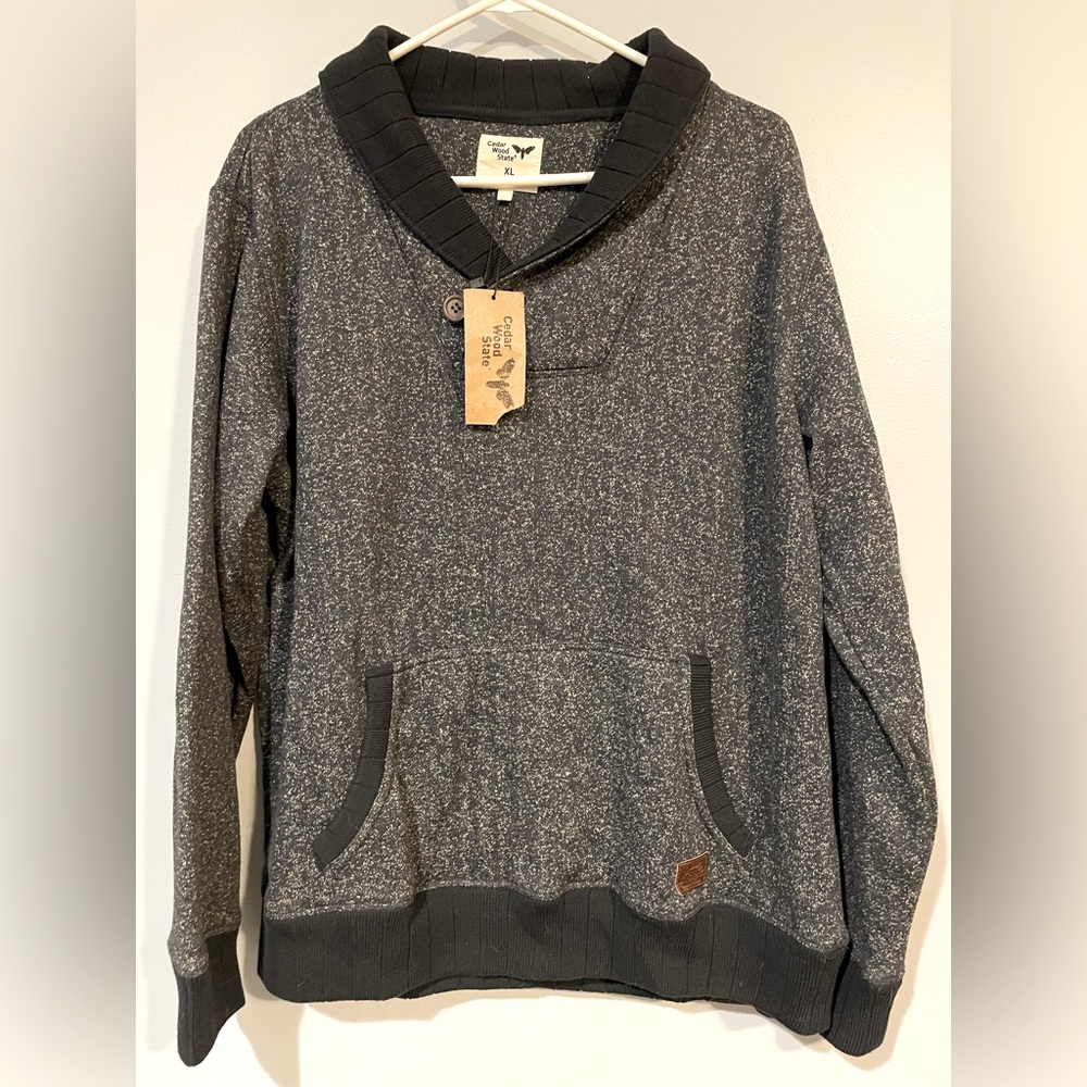 NEW Heavy pull over sweater with collar.